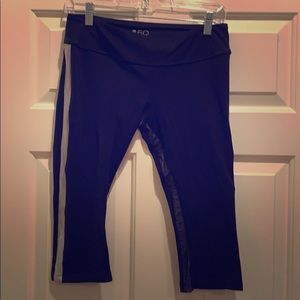 Splits59 Capri Pants Sz M Black with Silver Panel